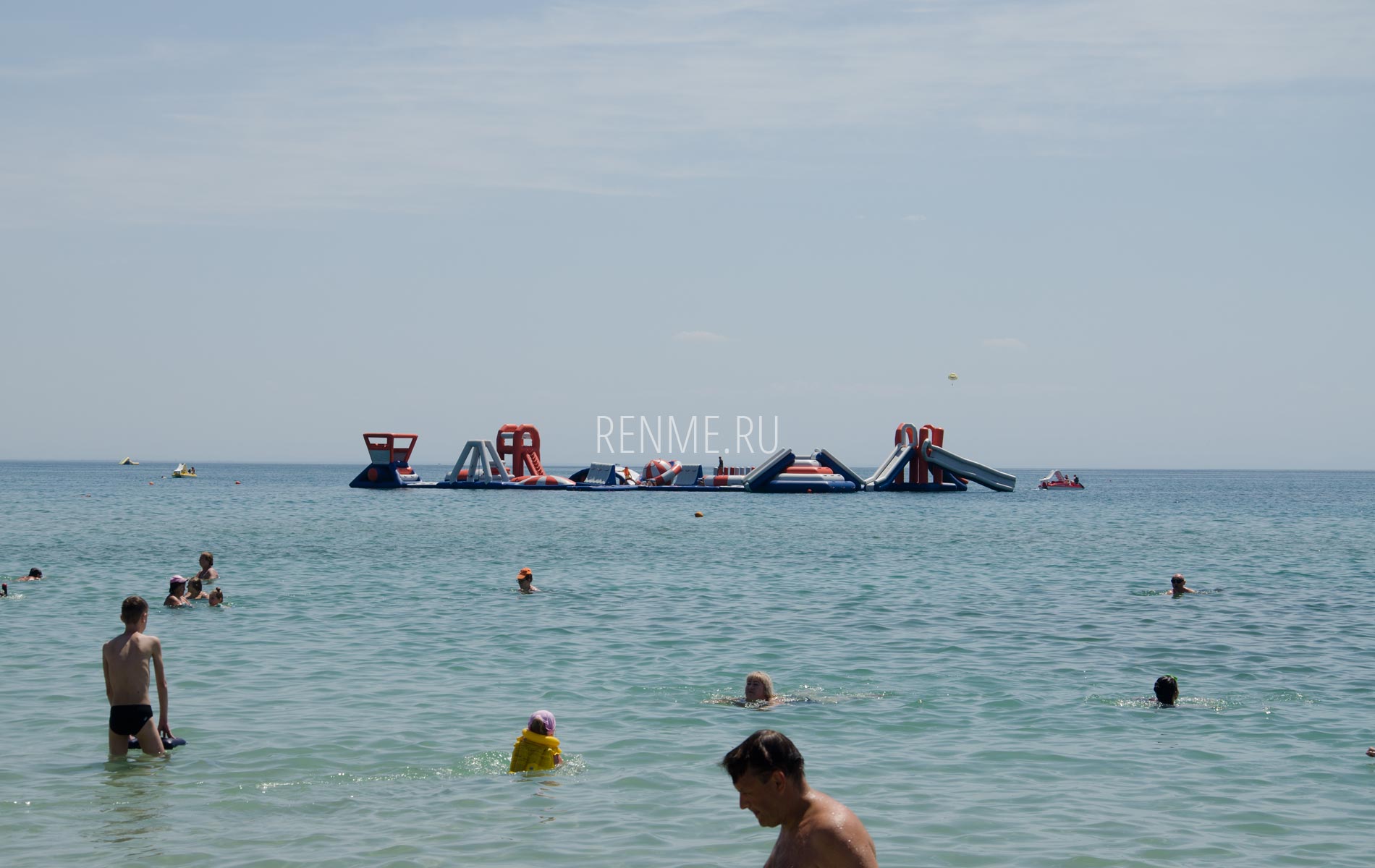 Детские развлечения на море в Крыму. Фото Заозёрного