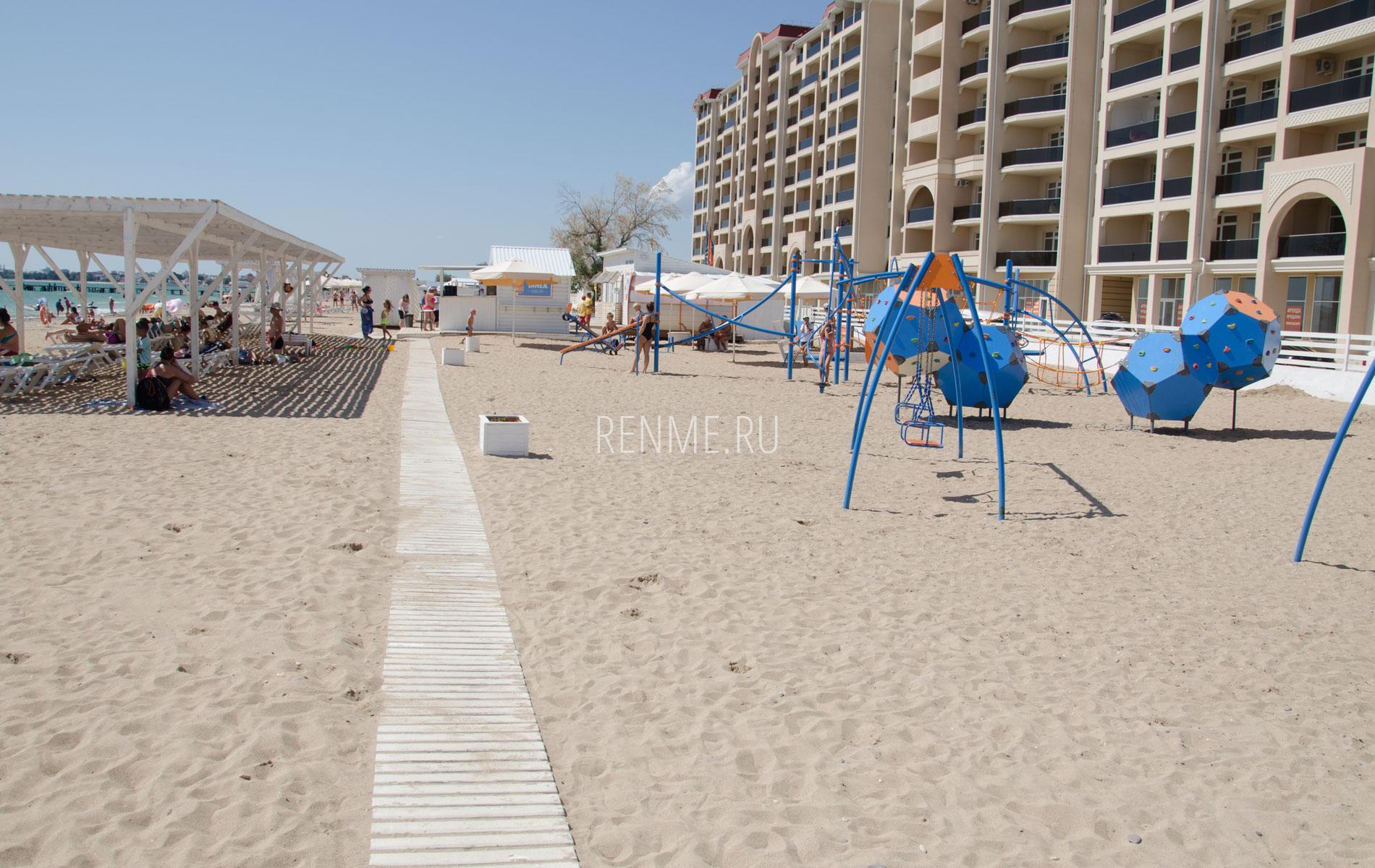 Детская площадка с пляжем. Фото Евпатории