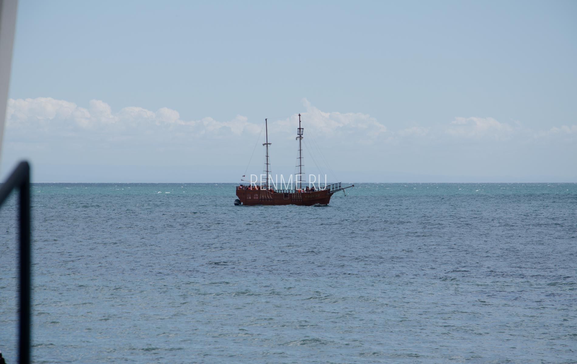 Корабль в Евпатории. Фото Евпатории