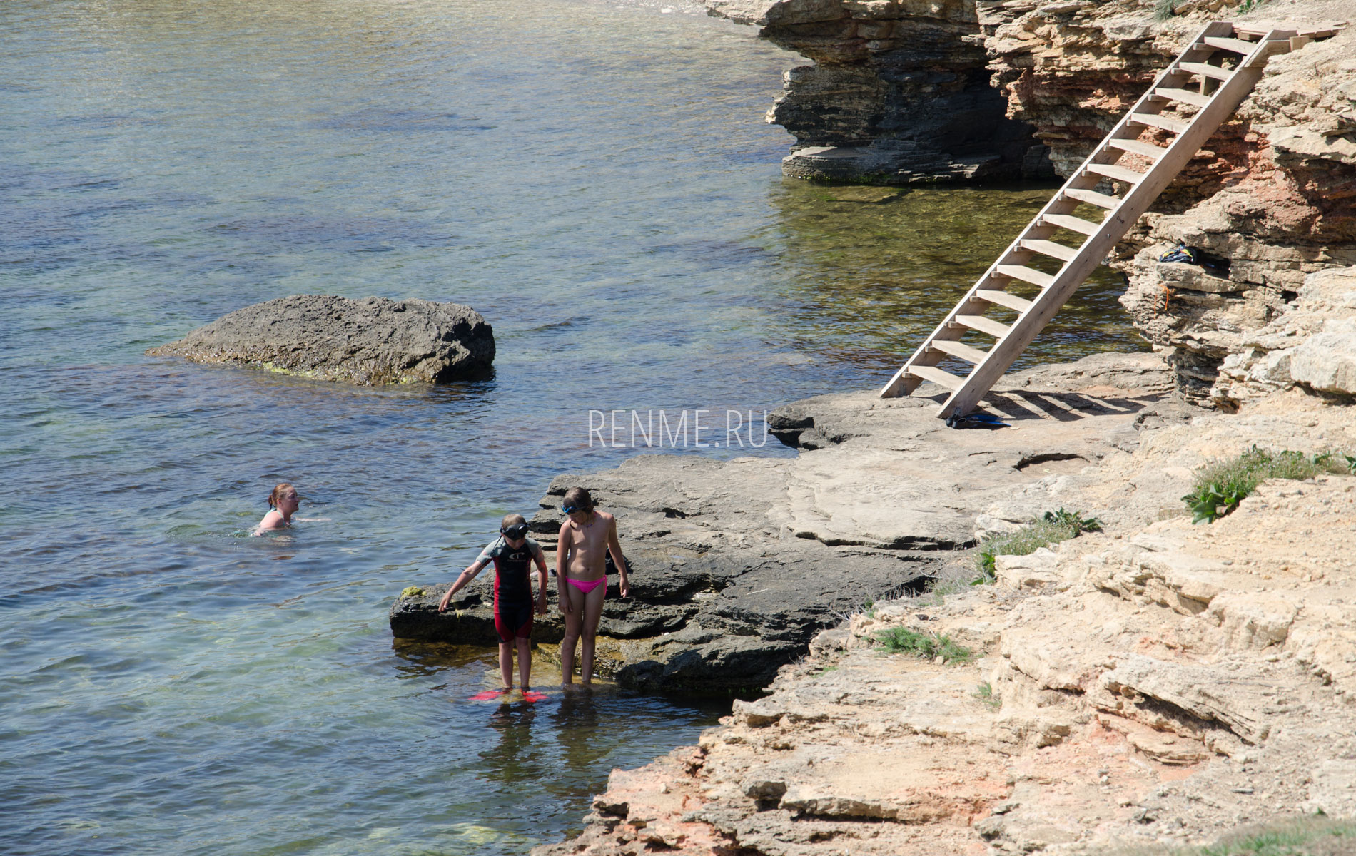 Дети купаются. Фото Оленевки