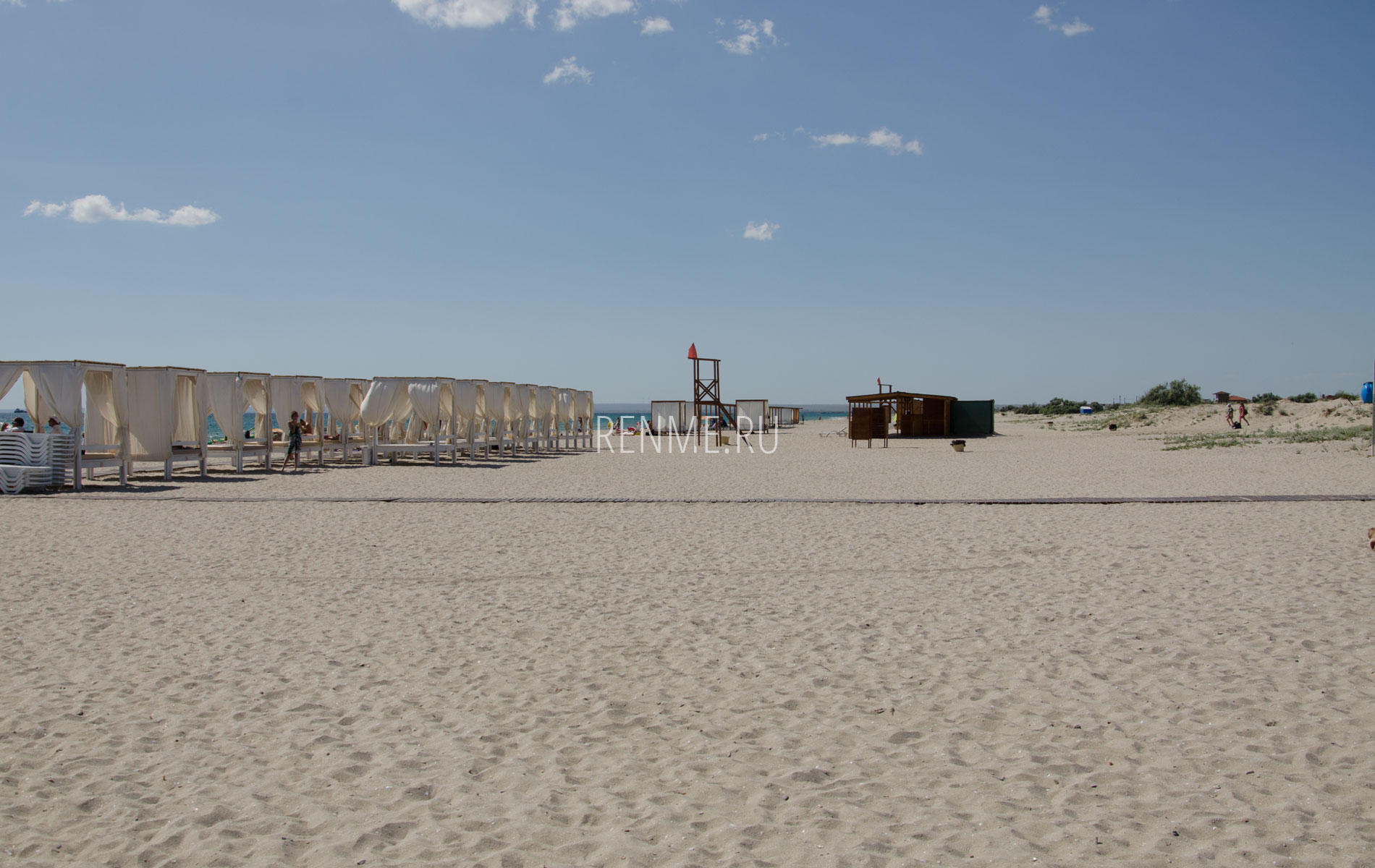 Широкий песчаный пляж 2019. Фото Поповки