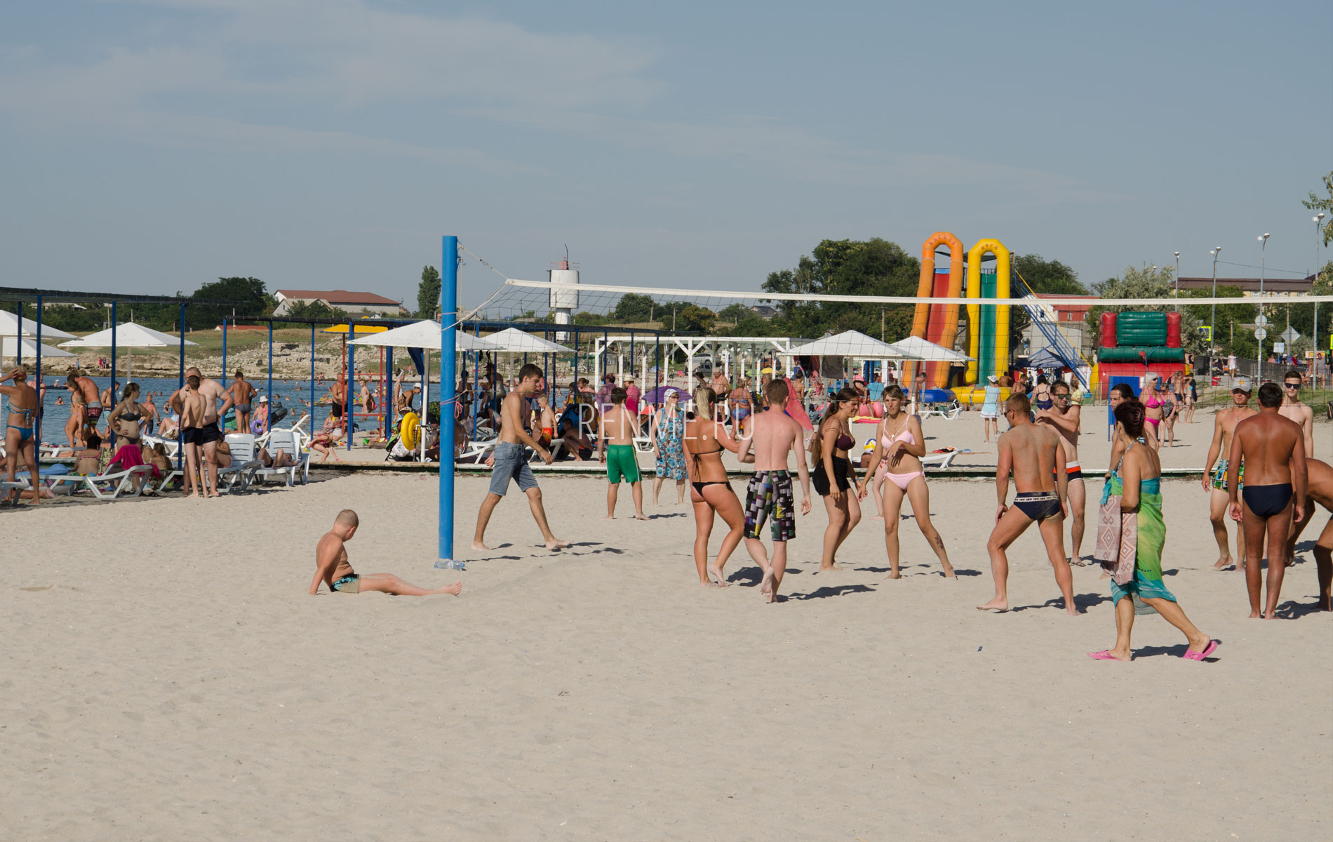 Пляжный волейбол в Черноморском. Фото Черноморского